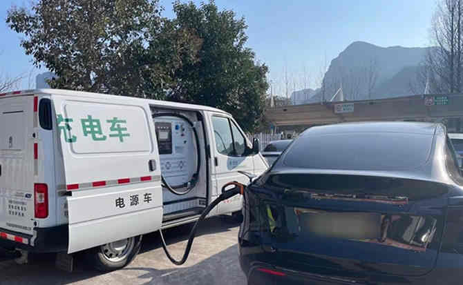 故城汽车搭电