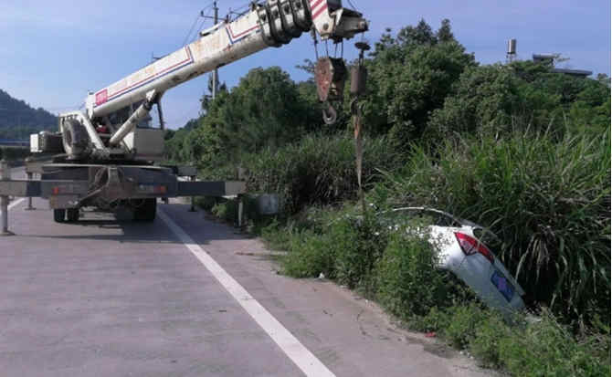 故城重载吊车救援 故城重载吊车救援